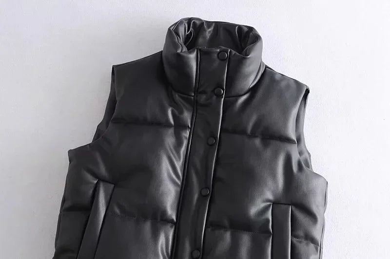 Modern Sleeveless Puffer Gilet for Men with Buttons and Stand-up Collar | with Pockets
